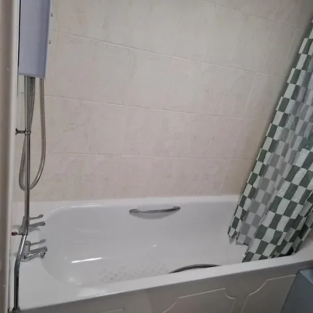 Entire House In Hunslet 5min To Center *