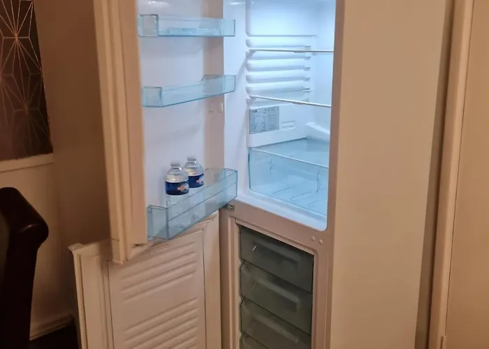 Entire House In Hunslet 5min To Center Лідс