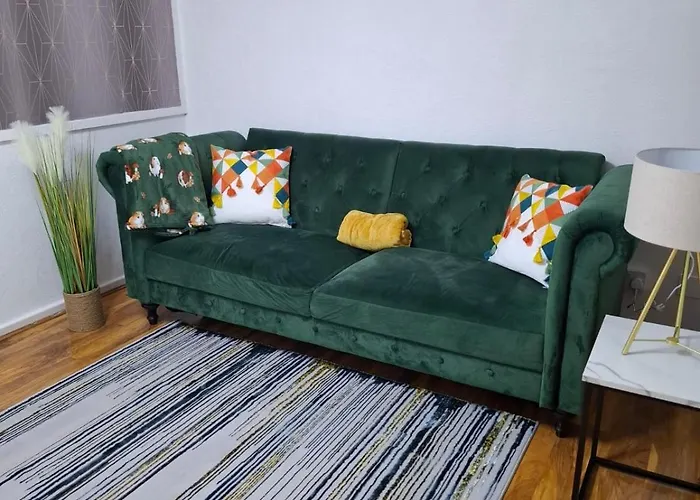 Entire House In Hunslet 5min To Center Будинок відпочинку Лідс